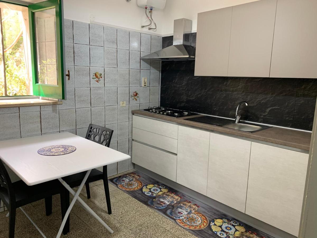 דירות קוסטונאצ'י Li Vigni House מראה חיצוני תמונה