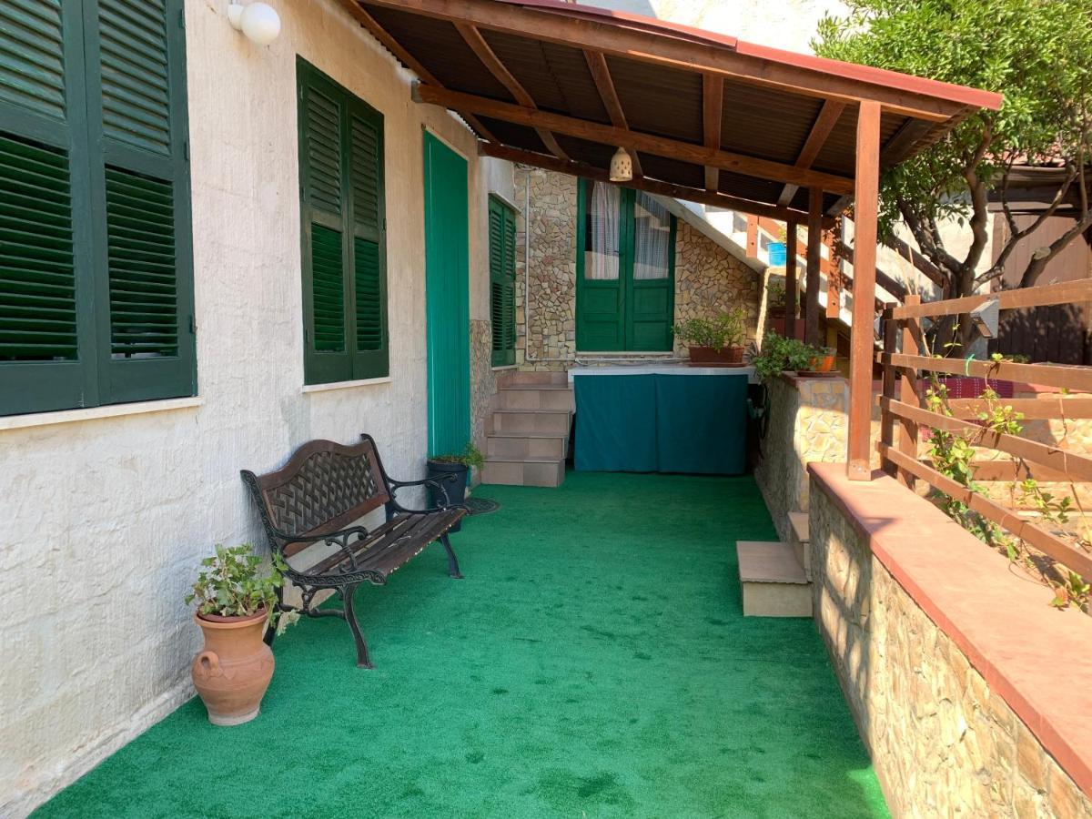 דירות קוסטונאצ'י Li Vigni House מראה חיצוני תמונה